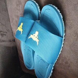 MENS  BLUE UNDERARMOUR SANDLES SIZE 14